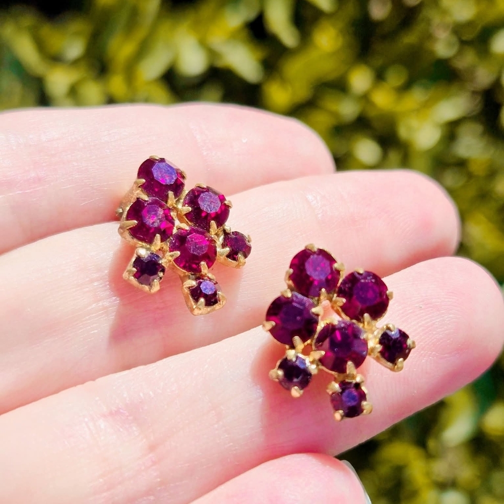 Vtg Austrian Garnet Earrings - Picture 2 of 3